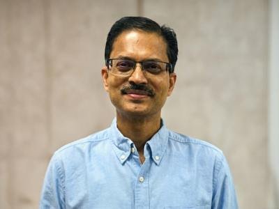 Dr Skand Sinha